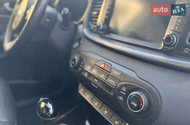 Позашляховик / Кросовер Kia Sorento 2015 в  фото 37 Позашляховик / Кросовер Kia Sorento 2015 в