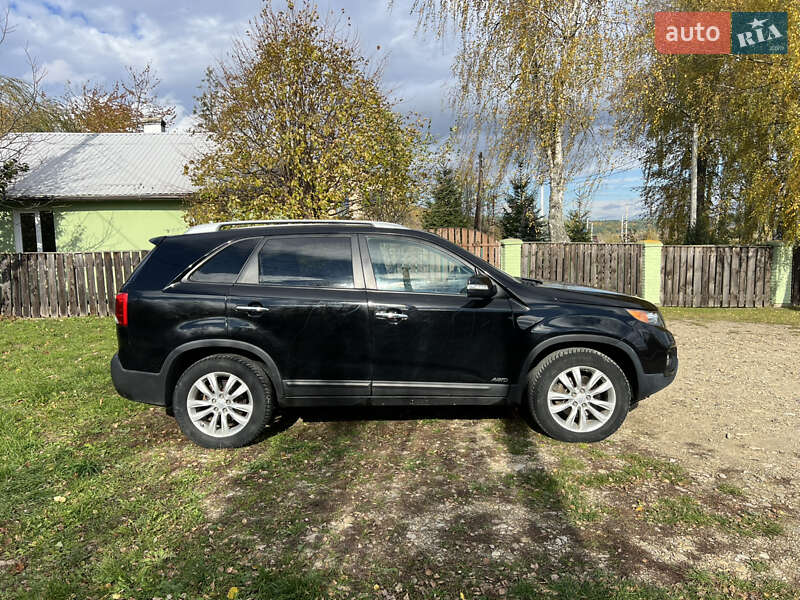 Позашляховик / Кросовер Kia Sorento 2010 в Старому Самборі