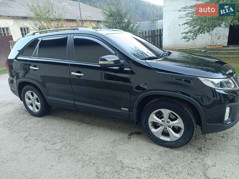 Внедорожник / Кроссовер Kia Sorento 2013 в Тячеве