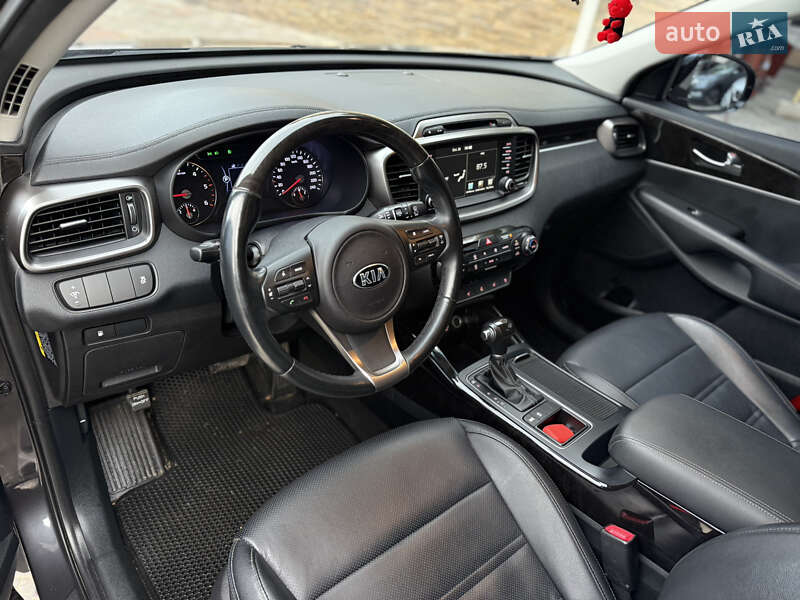 Внедорожник / Кроссовер Kia Sorento 2017 в Одессе