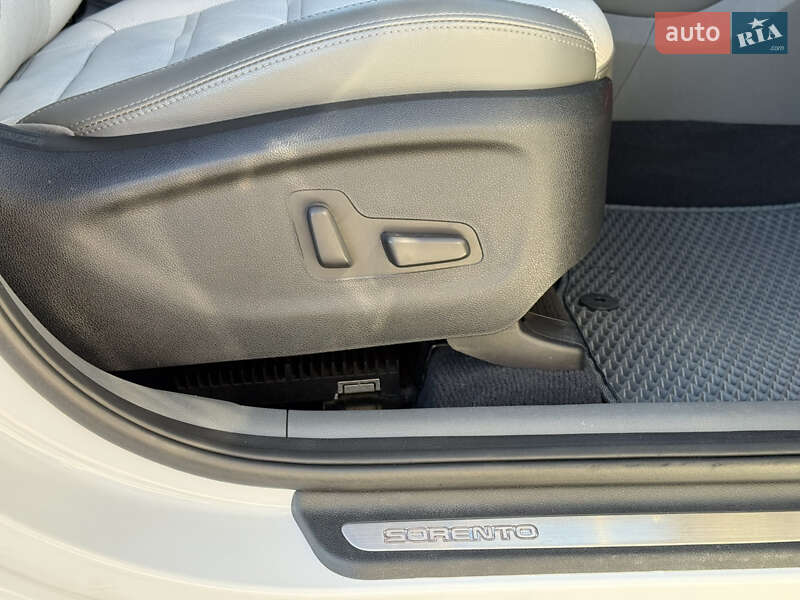 Внедорожник / Кроссовер Kia Sorento 2017 в Киеве