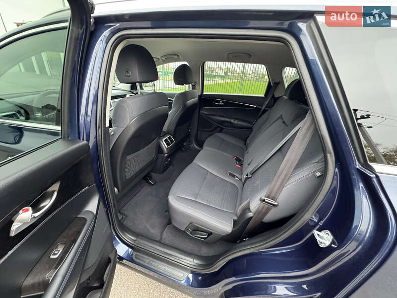 Позашляховик / Кросовер Kia Sorento 2017 в Києві