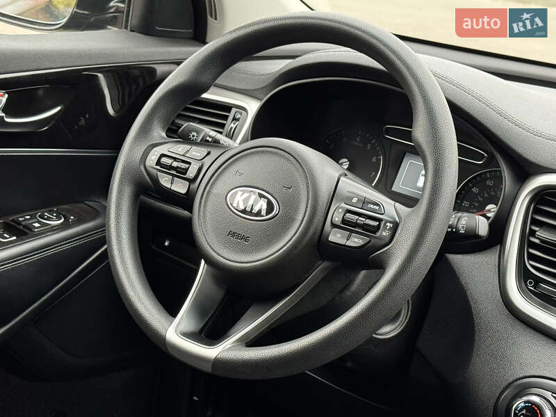 Позашляховик / Кросовер Kia Sorento 2017 в Києві