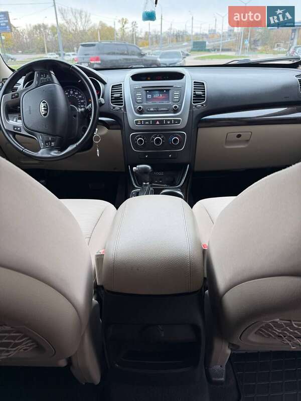 Внедорожник / Кроссовер Kia Sorento 2013 в Харькове фото 26 Внедорожник / Кроссовер Kia Sorento 2013 в Харькове
