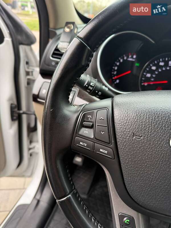 Внедорожник / Кроссовер Kia Sorento 2013 в Харькове фото 31 Внедорожник / Кроссовер Kia Sorento 2013 в Харькове