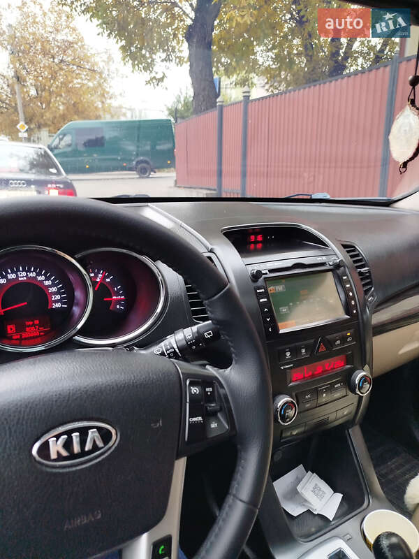 Внедорожник / Кроссовер Kia Sorento 2012 в Черновцах