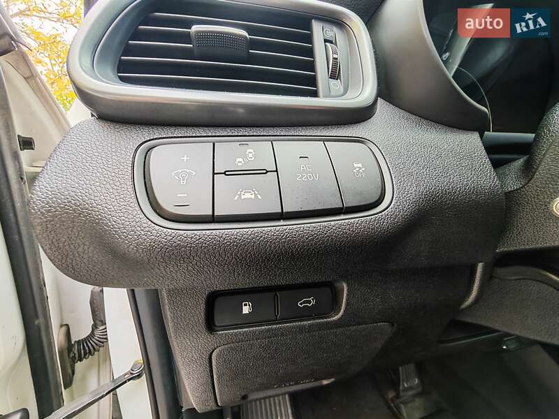 Внедорожник / Кроссовер Kia Sorento 2015 в Могилев-Подольске фото 32 Внедорожник / Кроссовер Kia Sorento 2015 в Могилев-Подольске