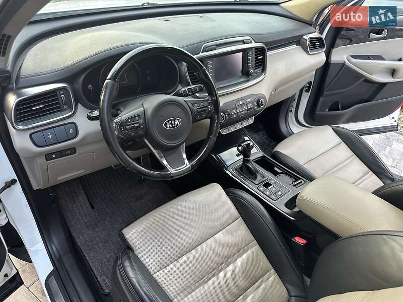 Внедорожник / Кроссовер Kia Sorento 2016 в Днепре