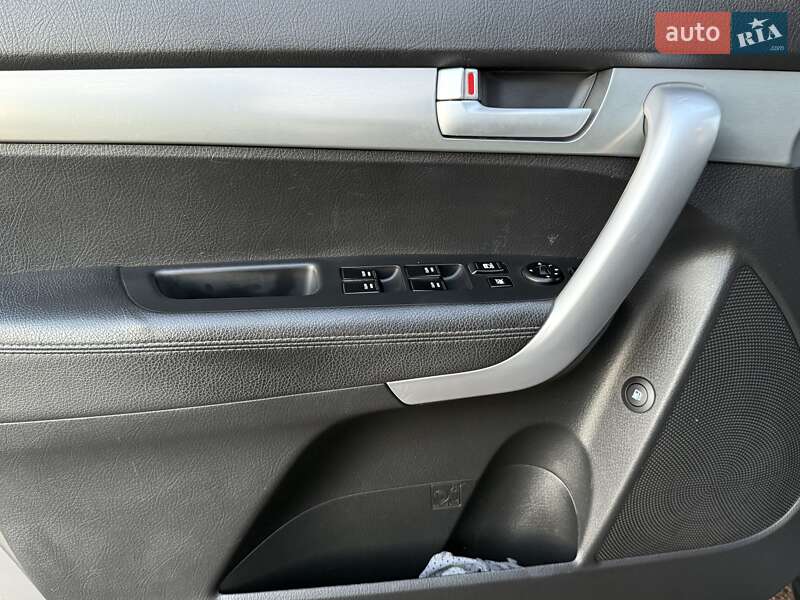 Внедорожник / Кроссовер Kia Sorento 2011 в Борисполе фото 47 Внедорожник / Кроссовер Kia Sorento 2011 в Борисполе