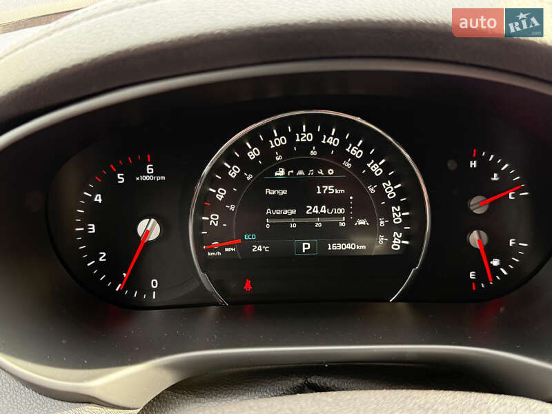 Позашляховик / Кросовер Kia Sorento 2015 в Львові