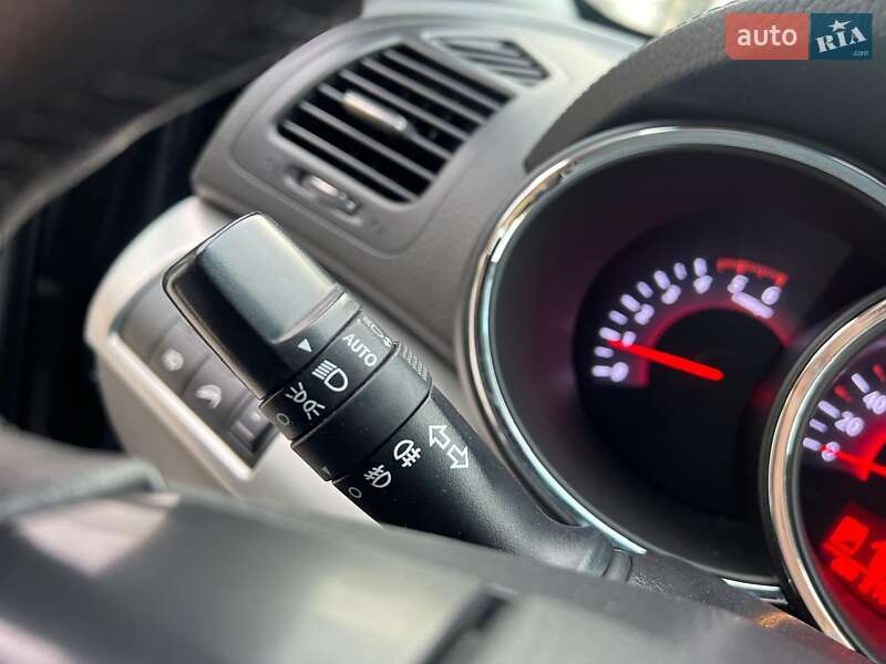 Внедорожник / Кроссовер Kia Sorento 2011 в Луцке