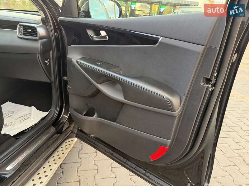 Позашляховик / Кросовер Kia Sorento 2015 в Луцьку