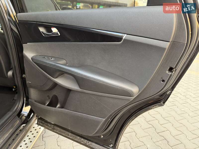 Позашляховик / Кросовер Kia Sorento 2015 в Луцьку