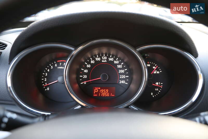 Позашляховик / Кросовер Kia Sorento 2011 в Харкові