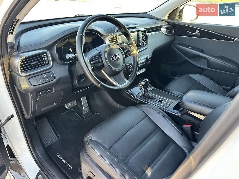 Позашляховик / Кросовер Kia Sorento 2015 в Дубні фото 37 Позашляховик / Кросовер Kia Sorento 2015 в Дубні
