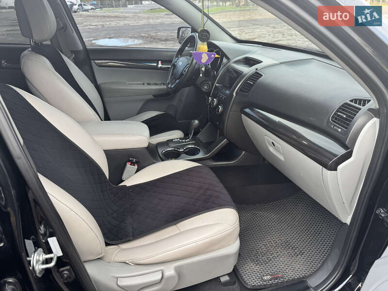 Позашляховик / Кросовер Kia Sorento 2012 в Харкові