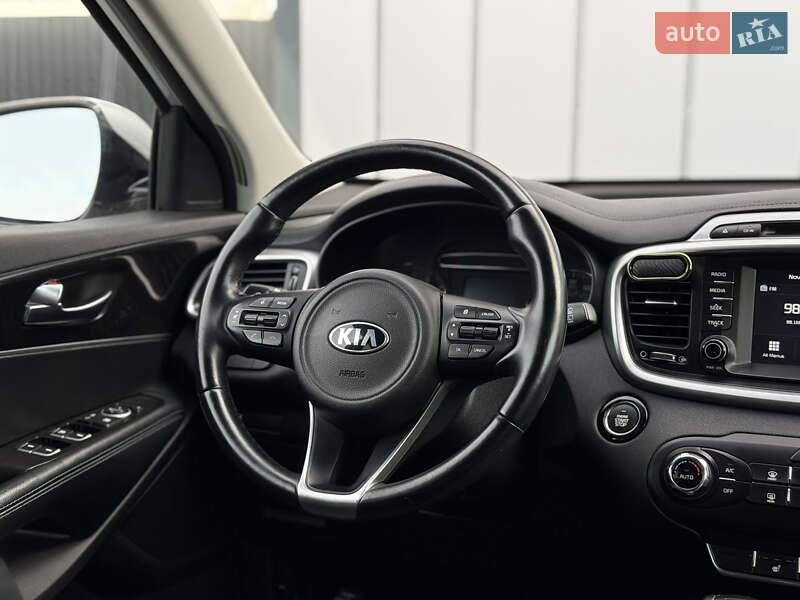 Внедорожник / Кроссовер Kia Sorento 2017 в Владимире фото 32 Внедорожник / Кроссовер Kia Sorento 2017 в Владимире
