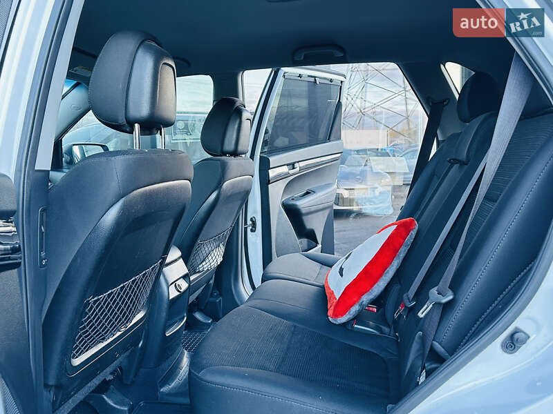 Внедорожник / Кроссовер Kia Sorento 2013 в Харькове