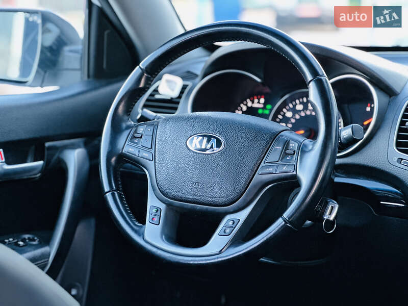 Внедорожник / Кроссовер Kia Sorento 2013 в Харькове