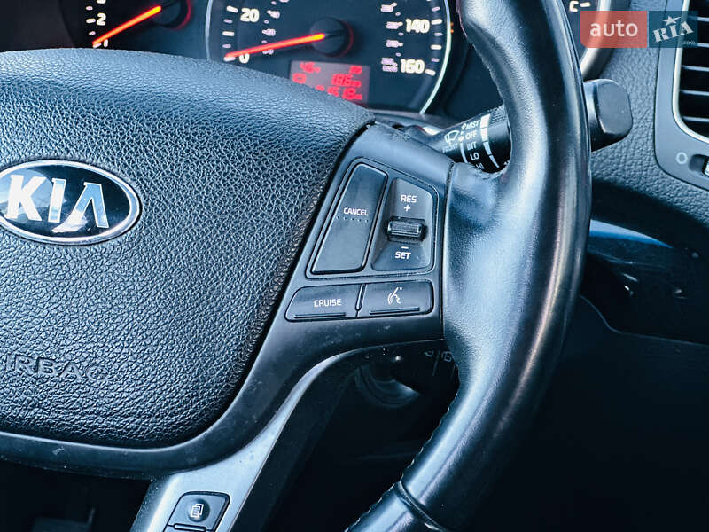 Внедорожник / Кроссовер Kia Sorento 2013 в Харькове