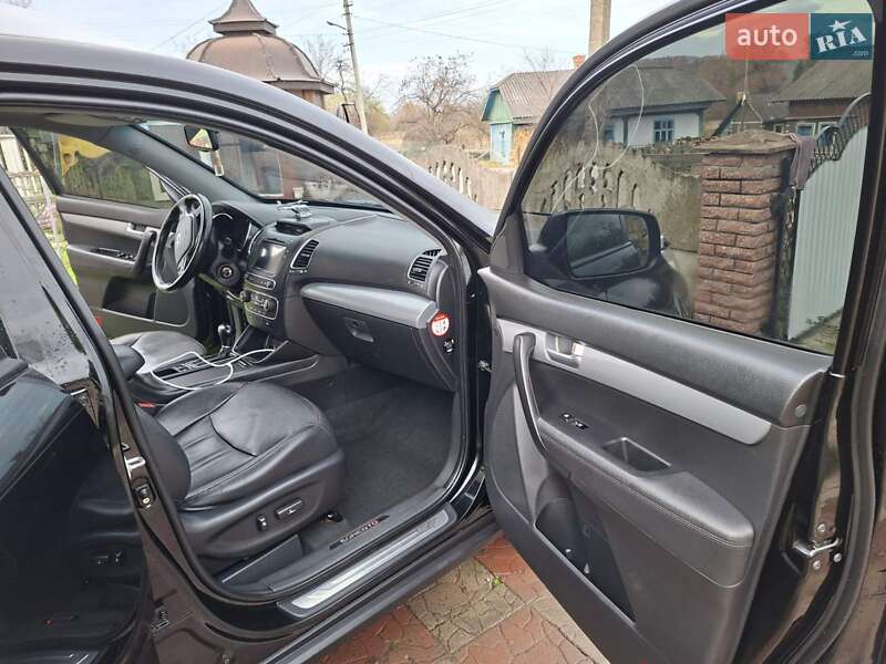 Позашляховик / Кросовер Kia Sorento 2012 в Чернівцях