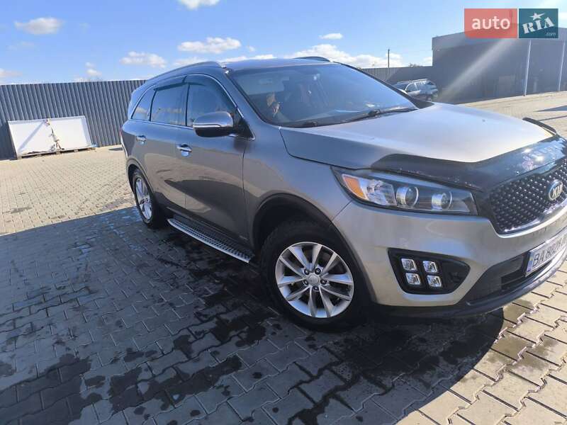 Позашляховик / Кросовер Kia Sorento 2016 в Южноукраїнську