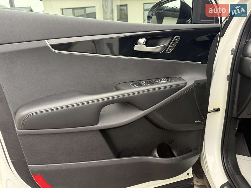 Внедорожник / Кроссовер Kia Sorento 2016 в Ровно