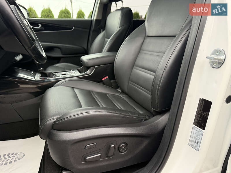 Внедорожник / Кроссовер Kia Sorento 2016 в Ровно