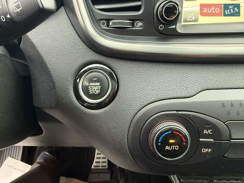 Внедорожник / Кроссовер Kia Sorento 2016 в Ровно