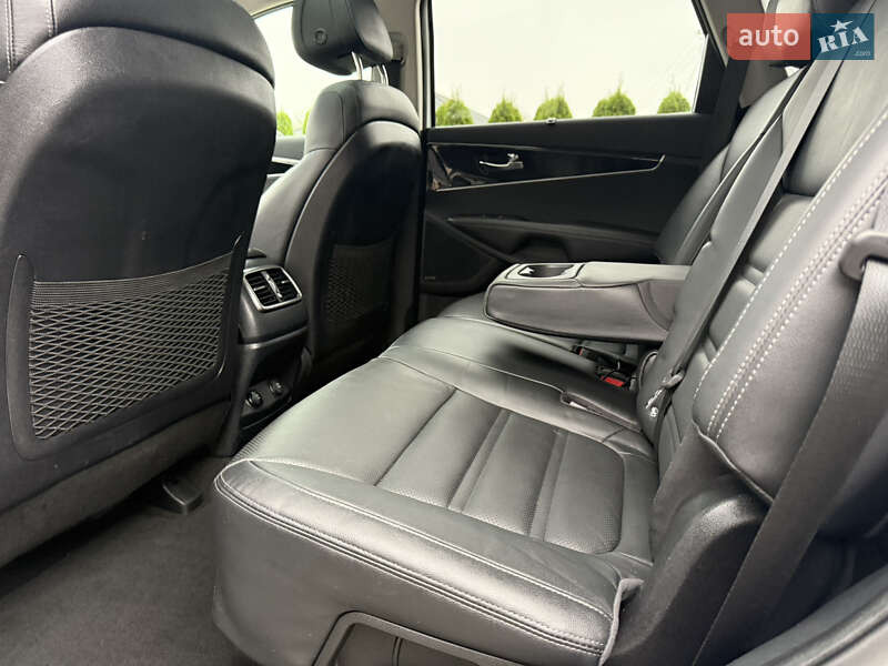 Внедорожник / Кроссовер Kia Sorento 2016 в Ровно