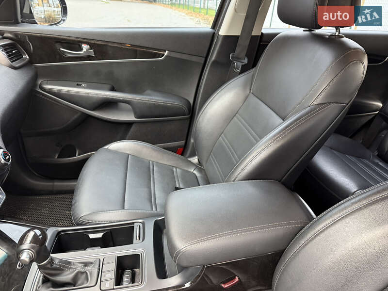 Внедорожник / Кроссовер Kia Sorento 2017 в Одессе фото 10 Внедорожник / Кроссовер Kia Sorento 2017 в Одессе