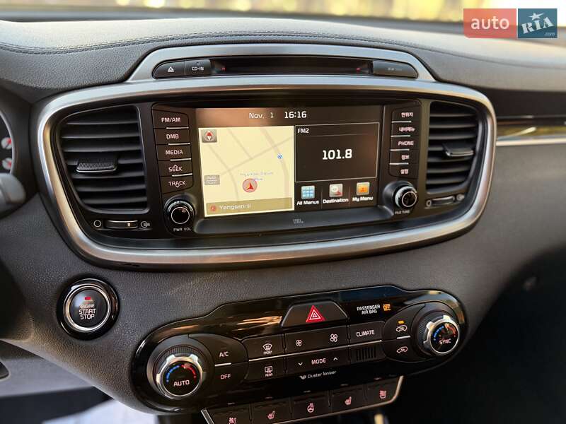 Внедорожник / Кроссовер Kia Sorento 2017 в Одессе