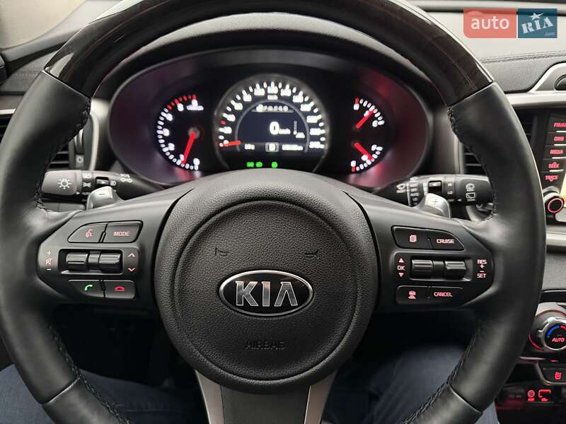 Внедорожник / Кроссовер Kia Sorento 2017 в Одессе