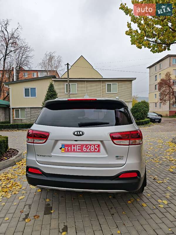 Внедорожник / Кроссовер Kia Sorento 2015 в Могилев-Подольске