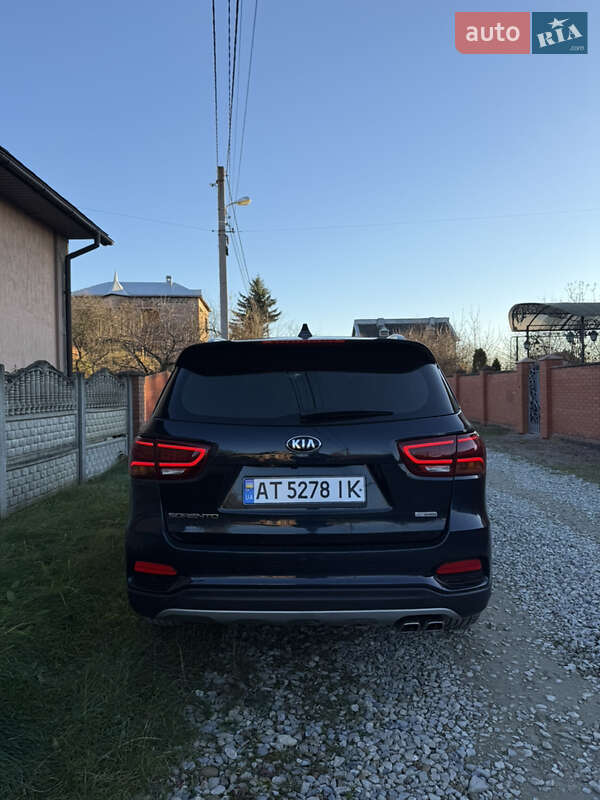 Позашляховик / Кросовер Kia Sorento 2017 в Івано-Франківську