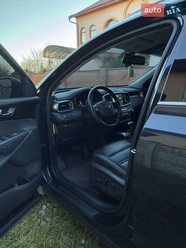 Позашляховик / Кросовер Kia Sorento 2017 в Івано-Франківську