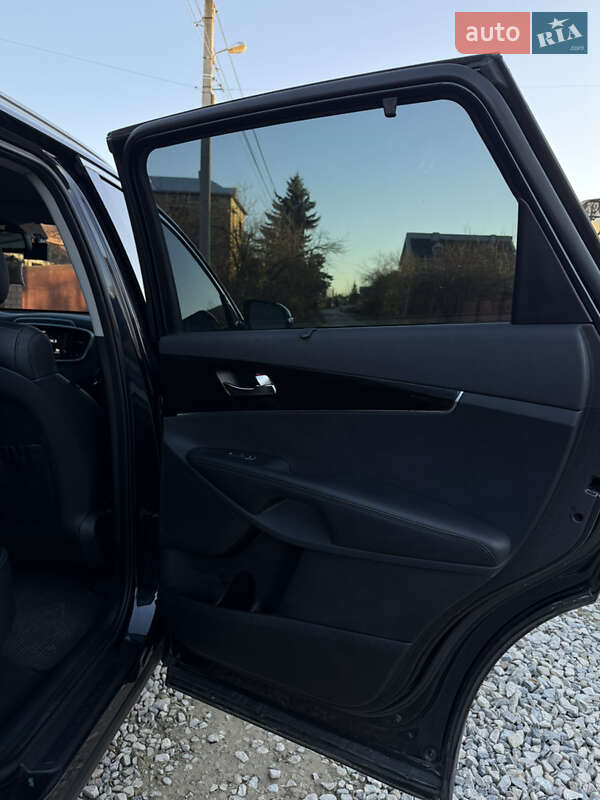 Позашляховик / Кросовер Kia Sorento 2017 в Івано-Франківську