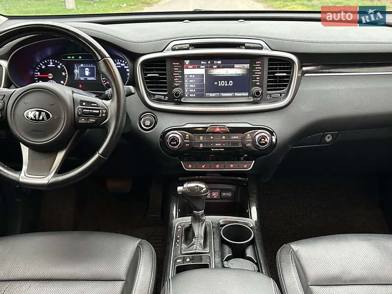 Внедорожник / Кроссовер Kia Sorento 2015 в Одессе
