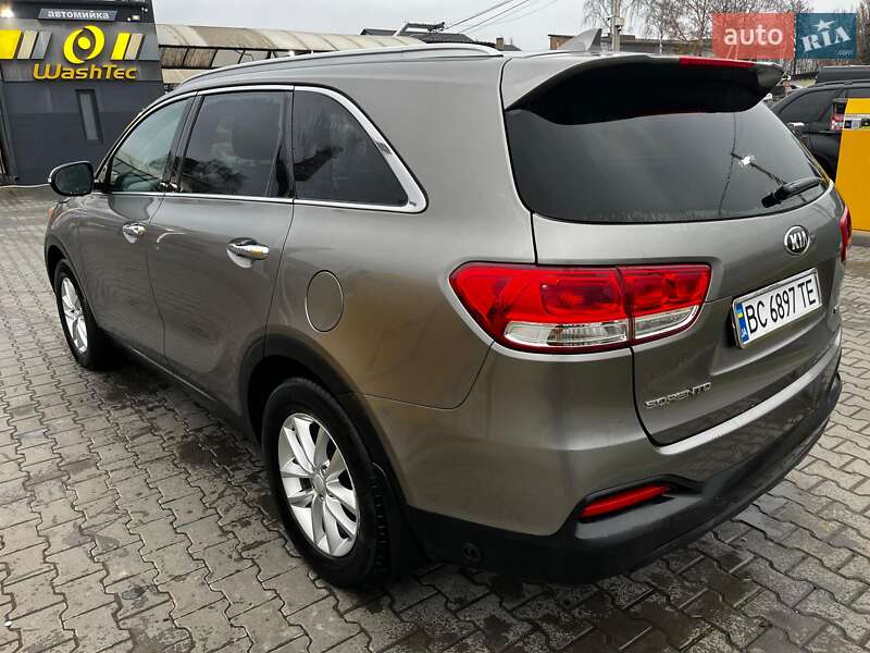 Позашляховик / Кросовер Kia Sorento 2016 в Чернівцях