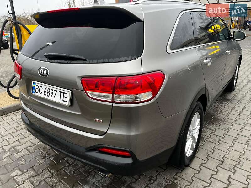 Позашляховик / Кросовер Kia Sorento 2016 в Чернівцях