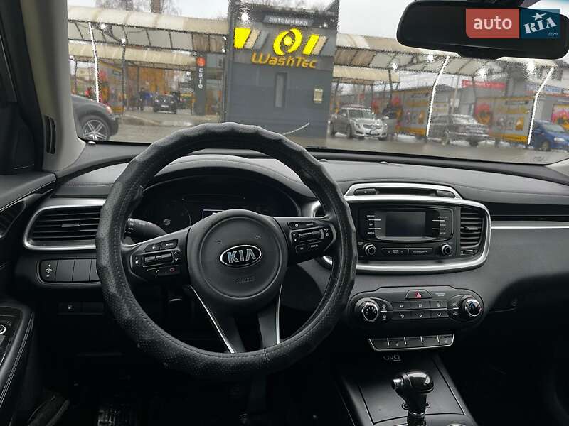 Позашляховик / Кросовер Kia Sorento 2016 в Чернівцях