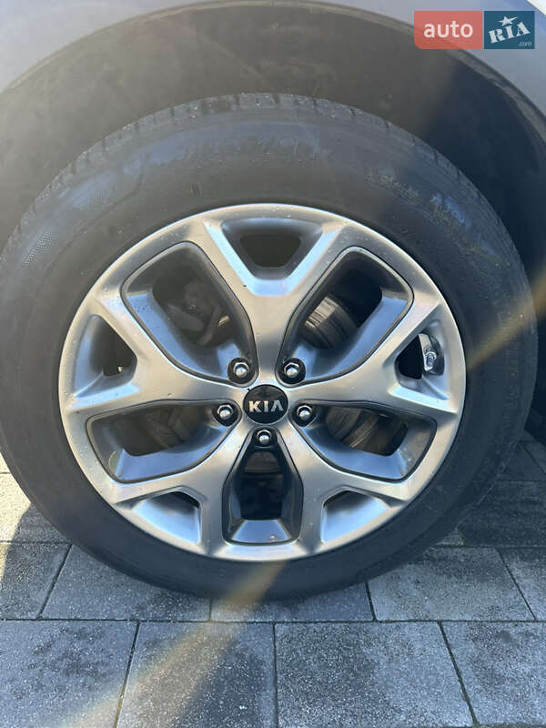 Внедорожник / Кроссовер Kia Sorento 2016 в Луцке фото 37 Внедорожник / Кроссовер Kia Sorento 2016 в Луцке