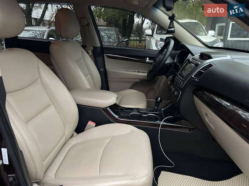 Позашляховик / Кросовер Kia Sorento 2013 в Дніпрі