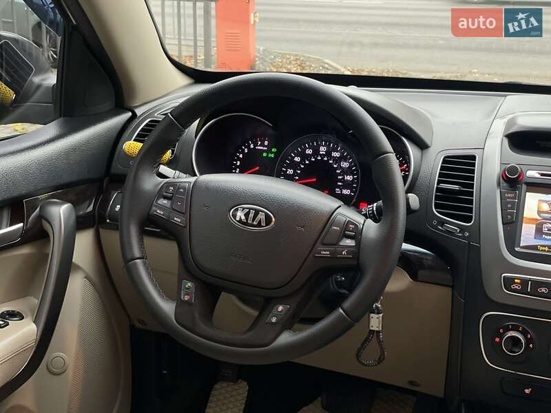 Позашляховик / Кросовер Kia Sorento 2013 в Дніпрі
