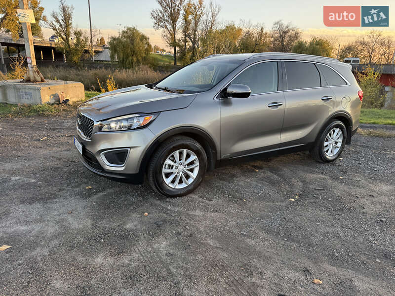 Позашляховик / Кросовер Kia Sorento 2016 в Дніпрі