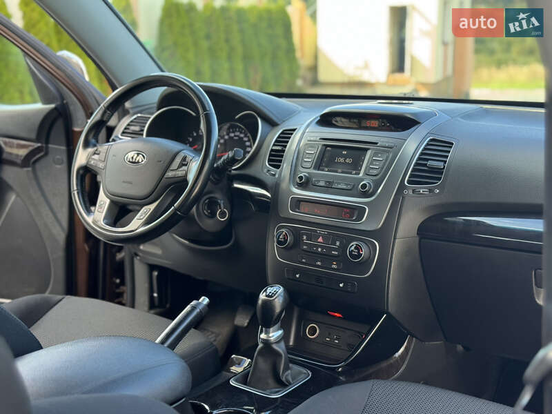 Внедорожник / Кроссовер Kia Sorento 2013 в Дрогобыче фото 9 Внедорожник / Кроссовер Kia Sorento 2013 в Дрогобыче