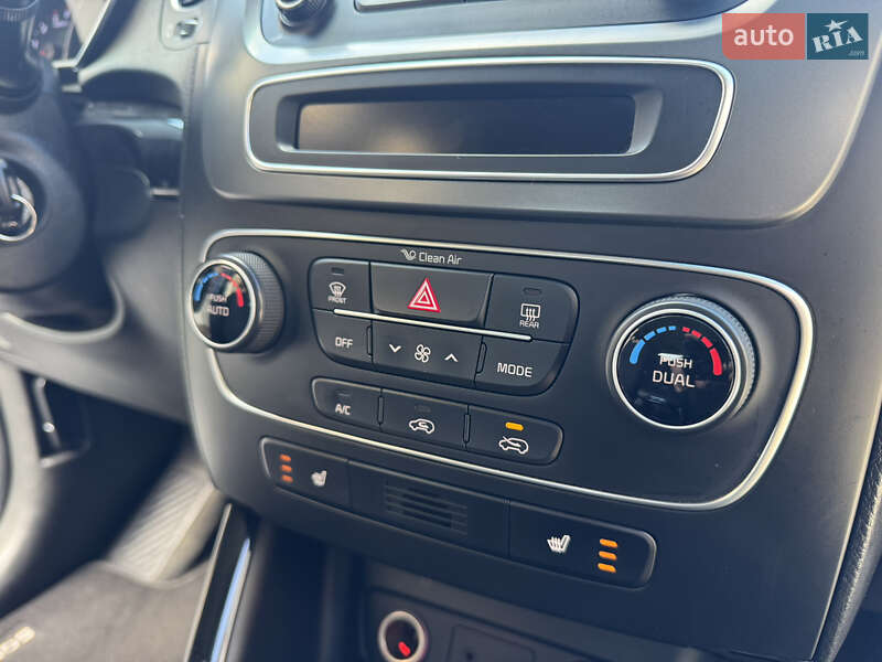 Внедорожник / Кроссовер Kia Sorento 2013 в Дрогобыче фото 17 Внедорожник / Кроссовер Kia Sorento 2013 в Дрогобыче