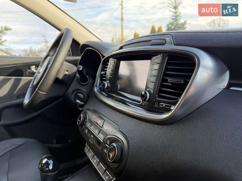 Внедорожник / Кроссовер Kia Sorento 2015 в Стрые