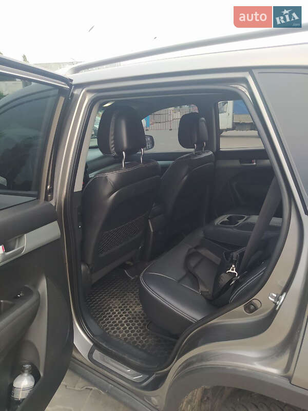 Внедорожник / Кроссовер Kia Sorento 2010 в Павлограде фото 3 Внедорожник / Кроссовер Kia Sorento 2010 в Павлограде