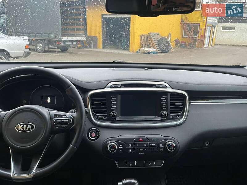 Позашляховик / Кросовер Kia Sorento 2017 в Бориславі